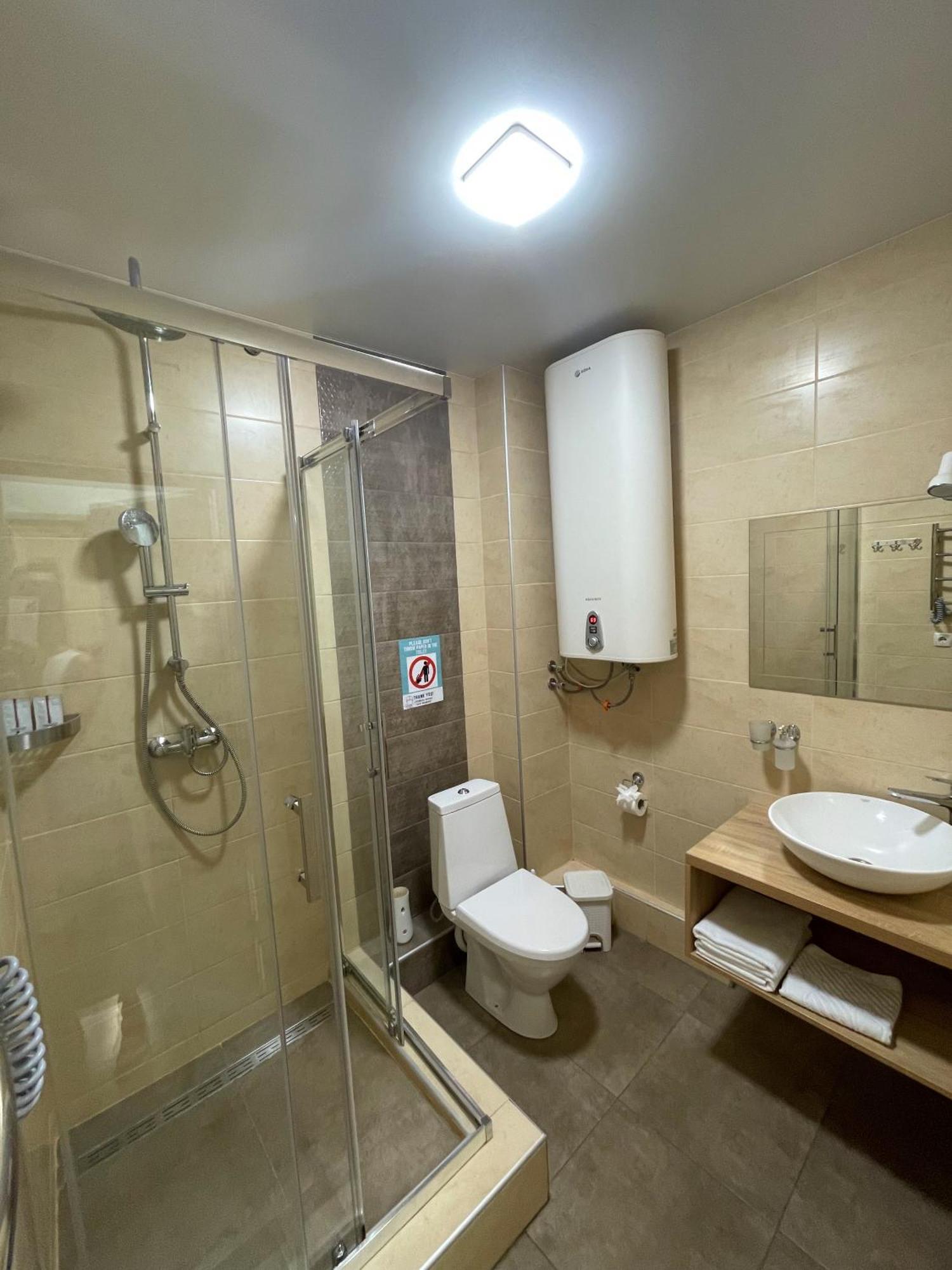 East Residence Gray キエフ エクステリア 写真